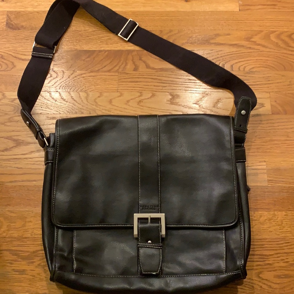 Kenneth Cole black messenger bag
